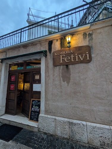 Konoba Fetivi — drveni natpis